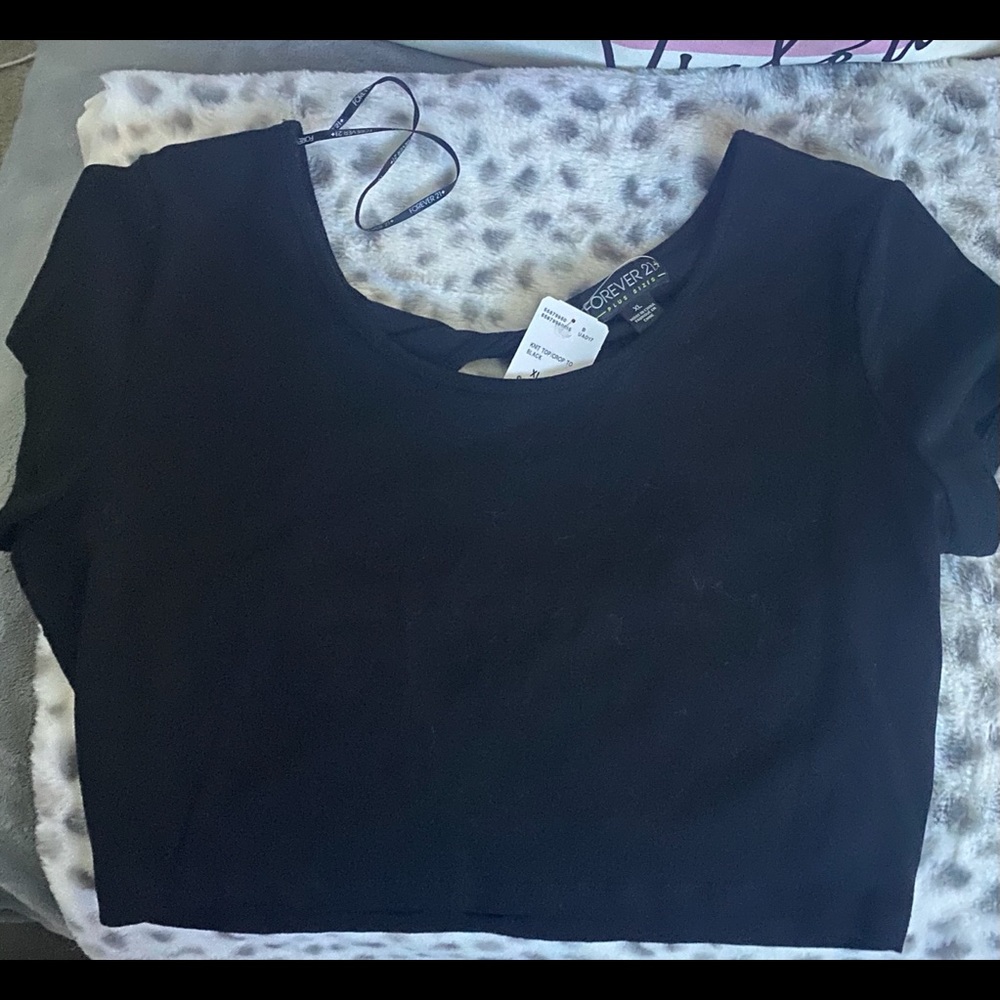 •SOLD• F 21 Black Crop Top